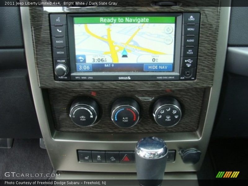 Bright White / Dark Slate Gray 2011 Jeep Liberty Limited 4x4