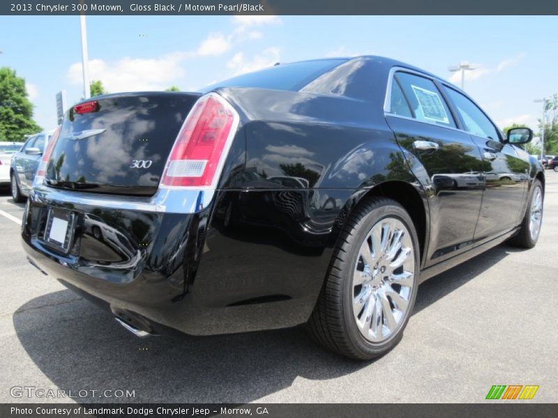 Gloss Black / Motown Pearl/Black 2013 Chrysler 300 Motown