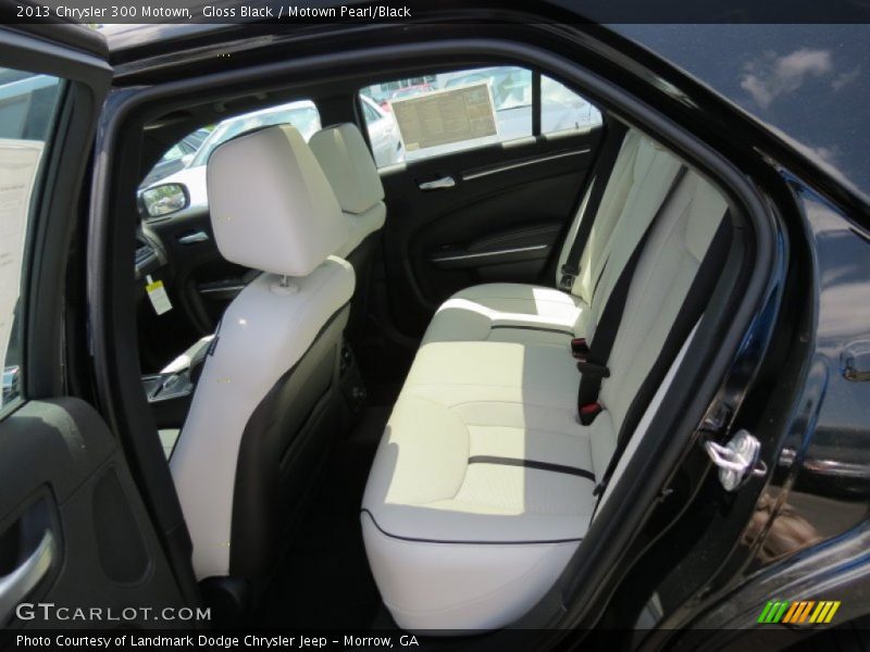 Gloss Black / Motown Pearl/Black 2013 Chrysler 300 Motown