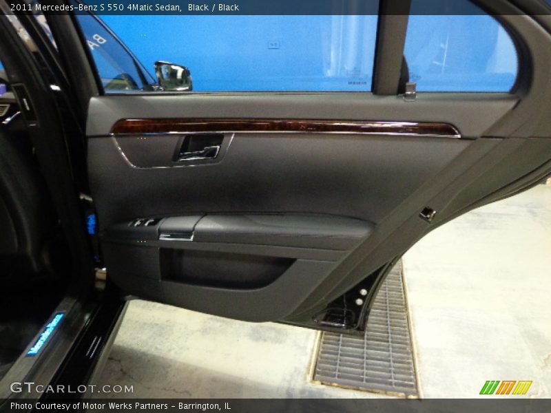 Black / Black 2011 Mercedes-Benz S 550 4Matic Sedan