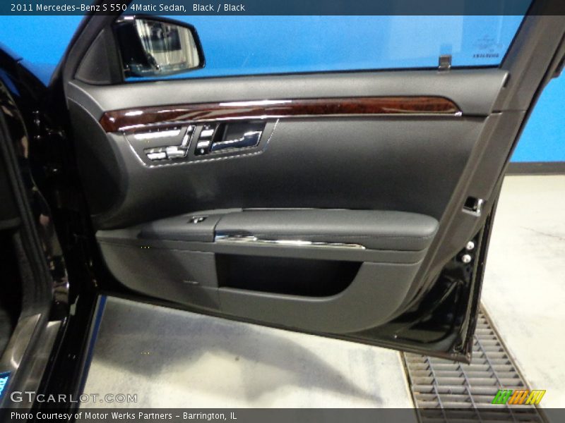 Black / Black 2011 Mercedes-Benz S 550 4Matic Sedan