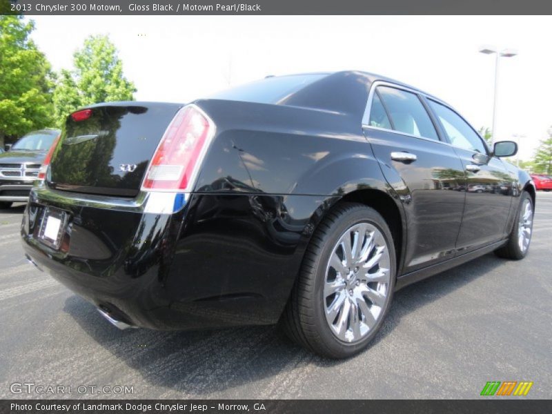 Gloss Black / Motown Pearl/Black 2013 Chrysler 300 Motown