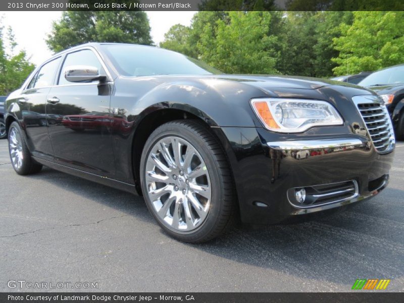 Gloss Black / Motown Pearl/Black 2013 Chrysler 300 Motown