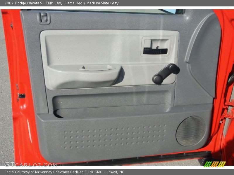 Flame Red / Medium Slate Gray 2007 Dodge Dakota ST Club Cab