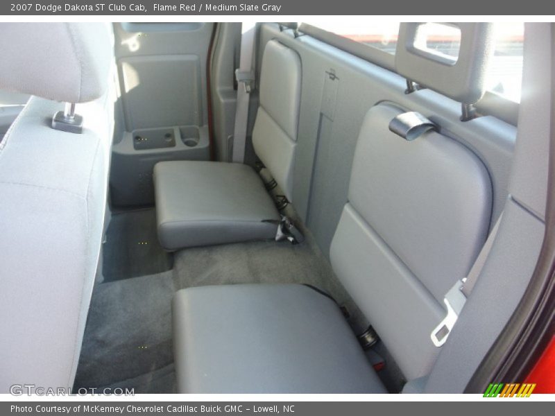Flame Red / Medium Slate Gray 2007 Dodge Dakota ST Club Cab