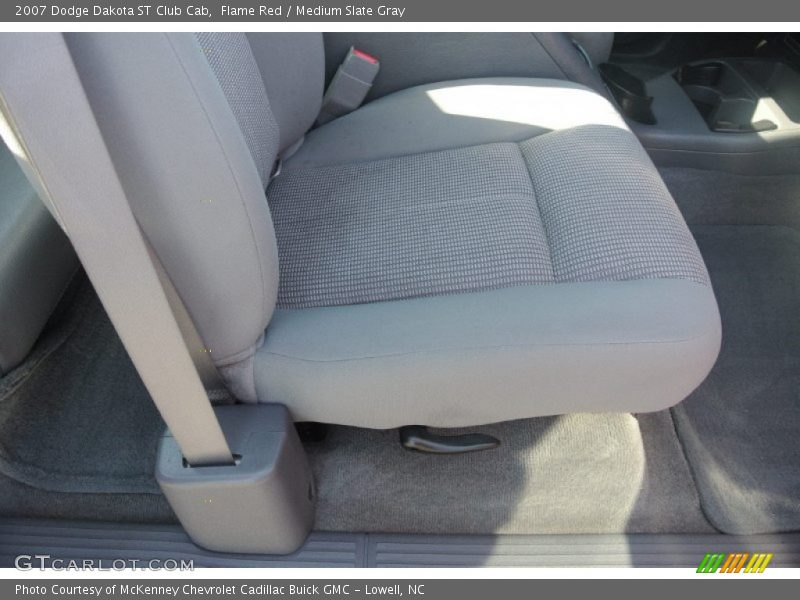 Flame Red / Medium Slate Gray 2007 Dodge Dakota ST Club Cab