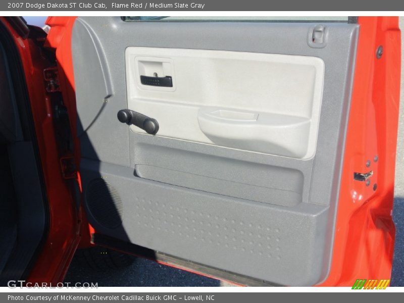 Flame Red / Medium Slate Gray 2007 Dodge Dakota ST Club Cab