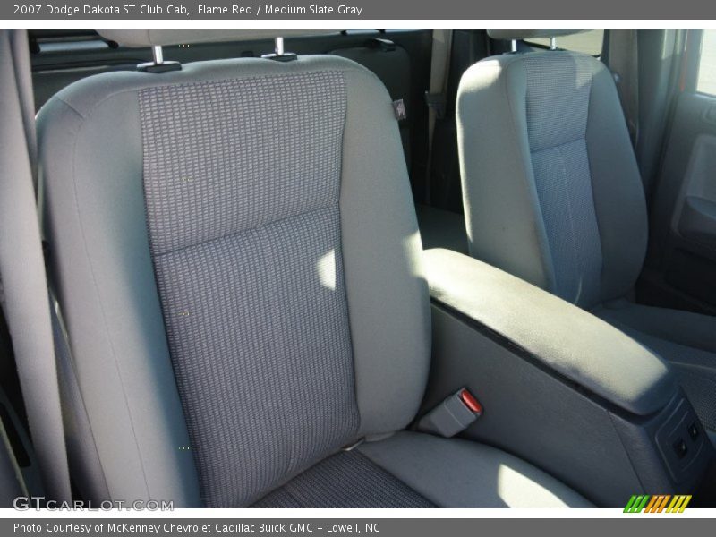Flame Red / Medium Slate Gray 2007 Dodge Dakota ST Club Cab