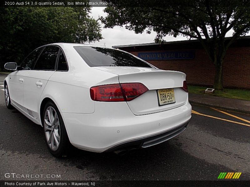 Ibis White / Black/Red 2010 Audi S4 3.0 quattro Sedan