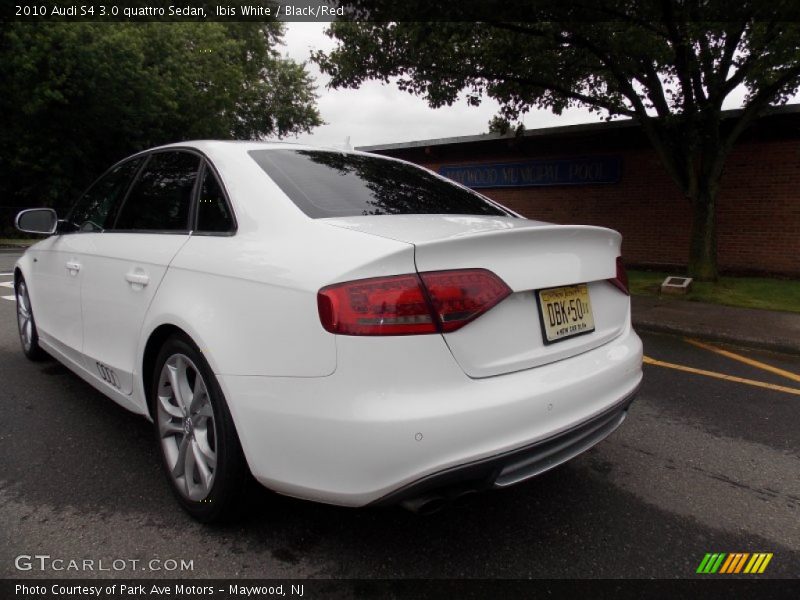 Ibis White / Black/Red 2010 Audi S4 3.0 quattro Sedan