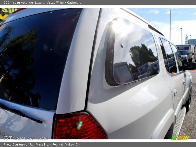 Arctic White / Cashmere 2004 Isuzu Ascender Luxury