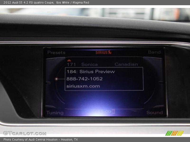 Ibis White / Magma Red 2012 Audi S5 4.2 FSI quattro Coupe