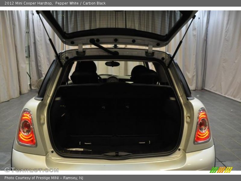 Pepper White / Carbon Black 2012 Mini Cooper Hardtop