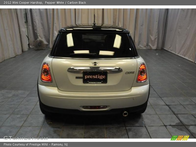 Pepper White / Carbon Black 2012 Mini Cooper Hardtop