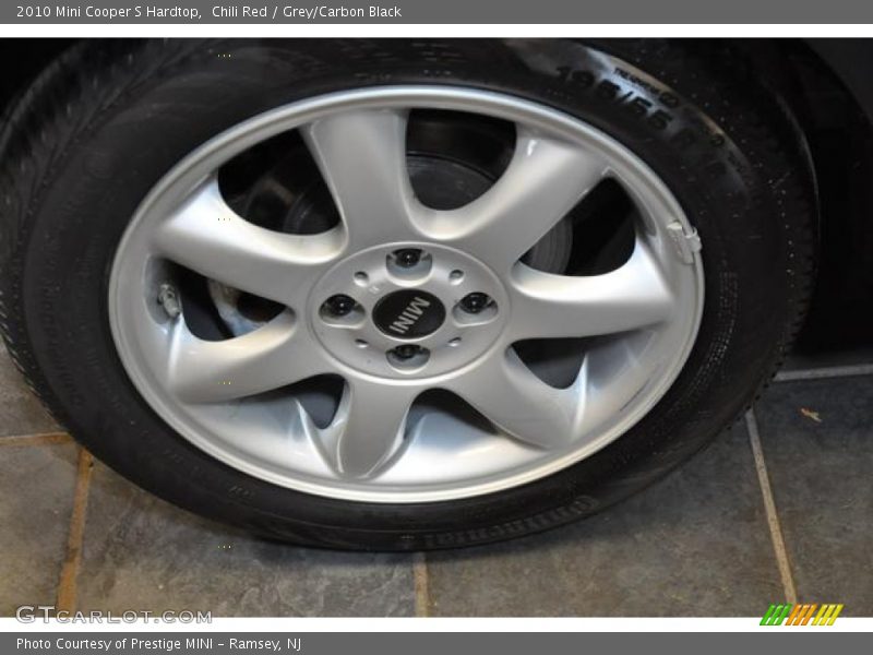 Chili Red / Grey/Carbon Black 2010 Mini Cooper S Hardtop
