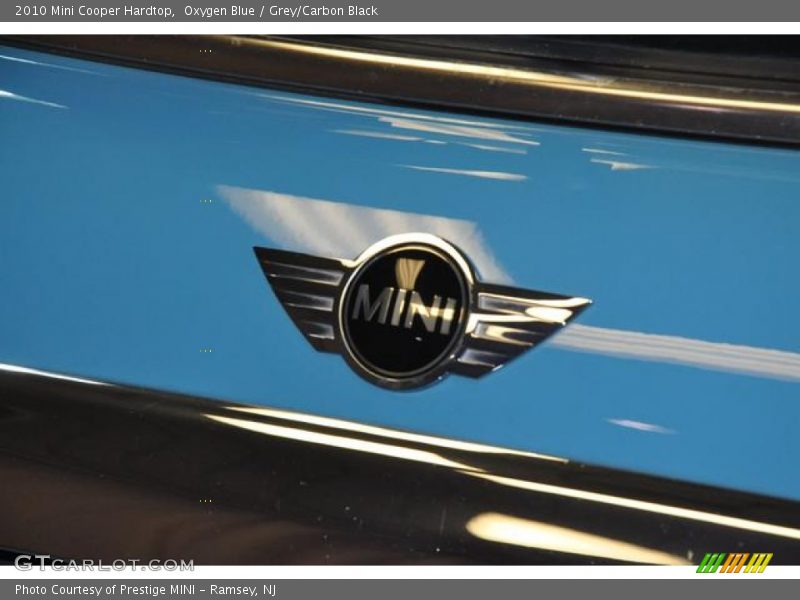 Oxygen Blue / Grey/Carbon Black 2010 Mini Cooper Hardtop