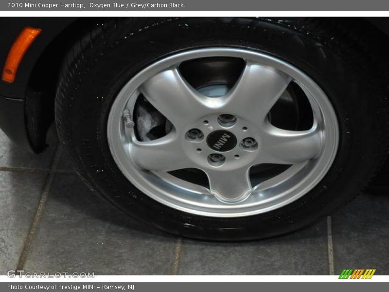 Oxygen Blue / Grey/Carbon Black 2010 Mini Cooper Hardtop