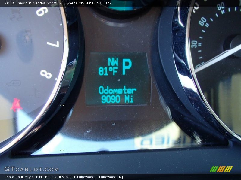 Cyber Gray Metallic / Black 2013 Chevrolet Captiva Sport LS