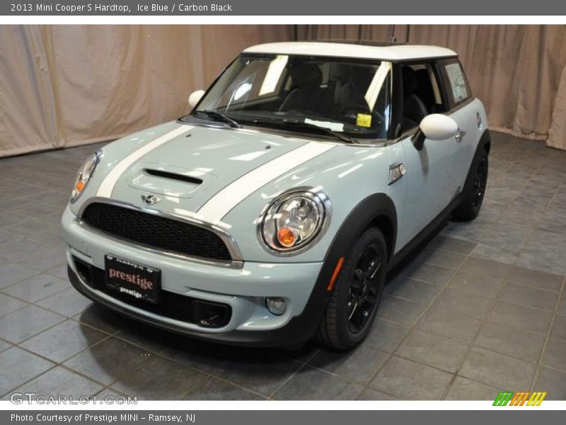 Ice Blue / Carbon Black 2013 Mini Cooper S Hardtop