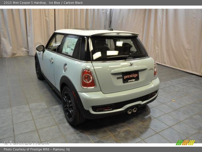 Ice Blue / Carbon Black 2013 Mini Cooper S Hardtop