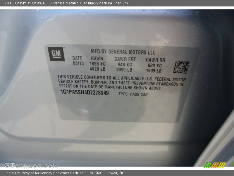 Silver Ice Metallic / Jet Black/Medium Titanium 2013 Chevrolet Cruze LS