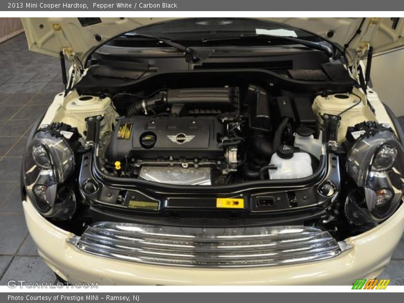 Pepper White / Carbon Black 2013 Mini Cooper Hardtop