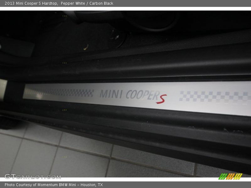 Pepper White / Carbon Black 2013 Mini Cooper S Hardtop
