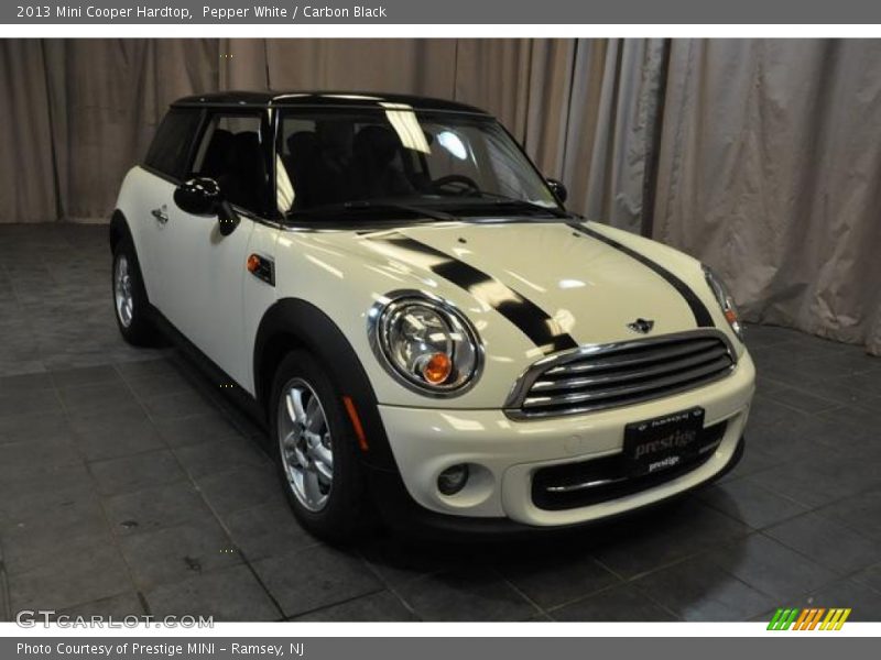 Pepper White / Carbon Black 2013 Mini Cooper Hardtop