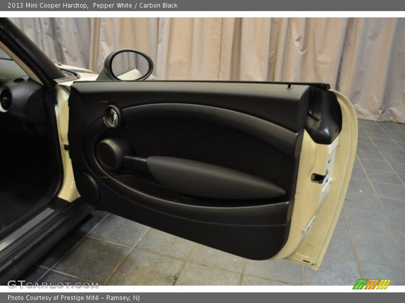 Pepper White / Carbon Black 2013 Mini Cooper Hardtop