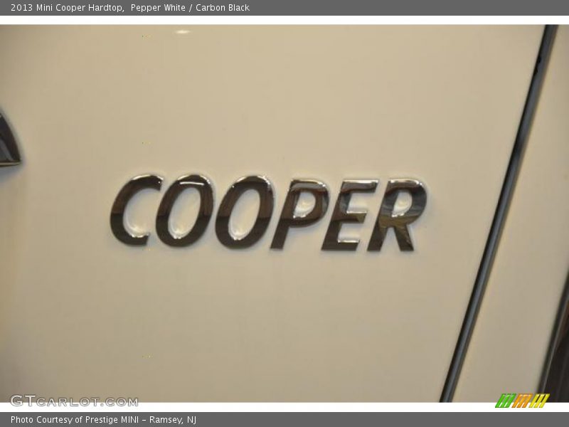 Pepper White / Carbon Black 2013 Mini Cooper Hardtop
