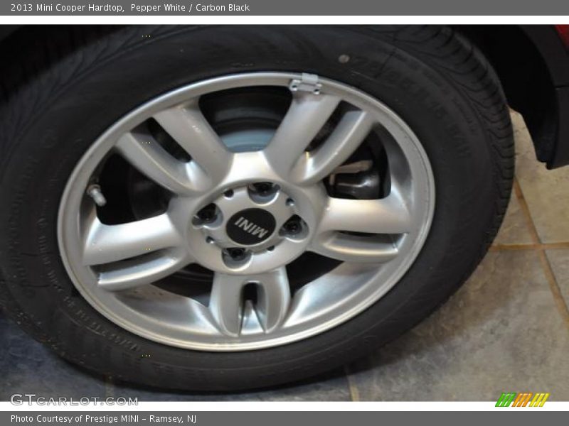 Pepper White / Carbon Black 2013 Mini Cooper Hardtop