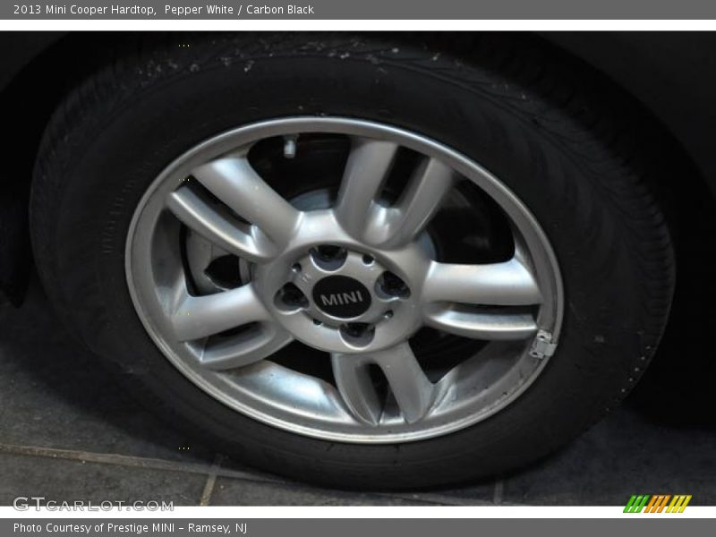 Pepper White / Carbon Black 2013 Mini Cooper Hardtop