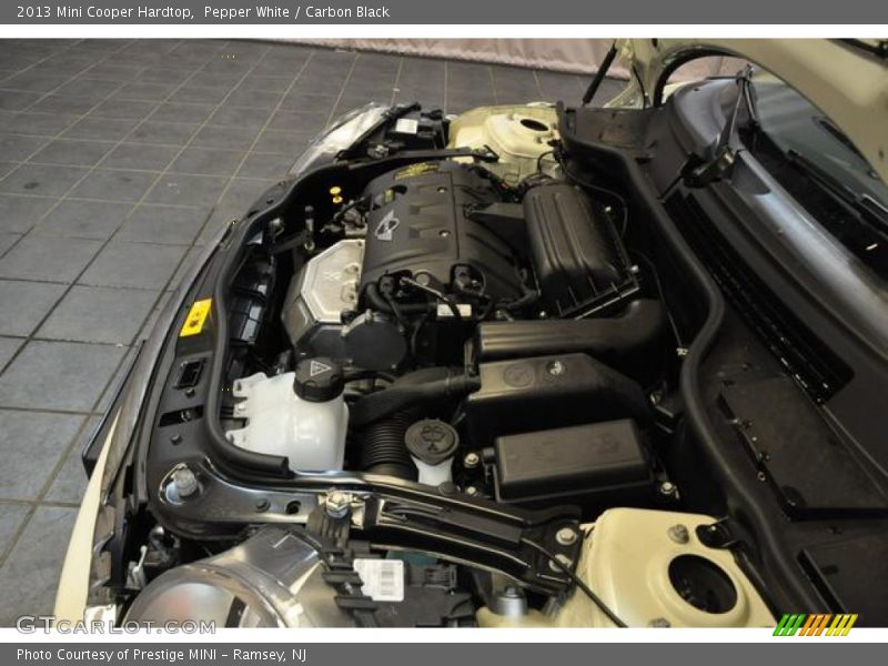 Pepper White / Carbon Black 2013 Mini Cooper Hardtop