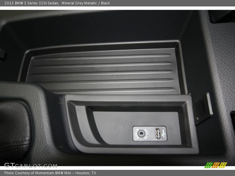 Mineral Grey Metallic / Black 2013 BMW 3 Series 320i Sedan