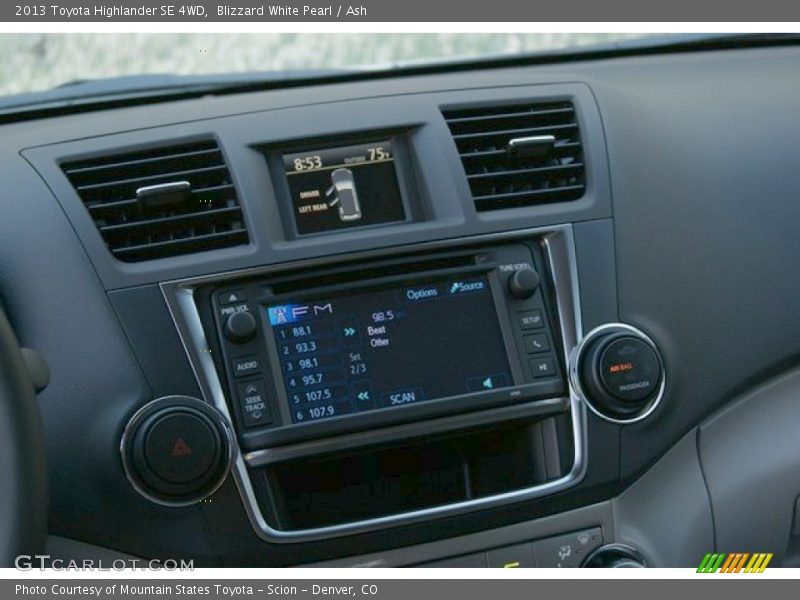 Blizzard White Pearl / Ash 2013 Toyota Highlander SE 4WD