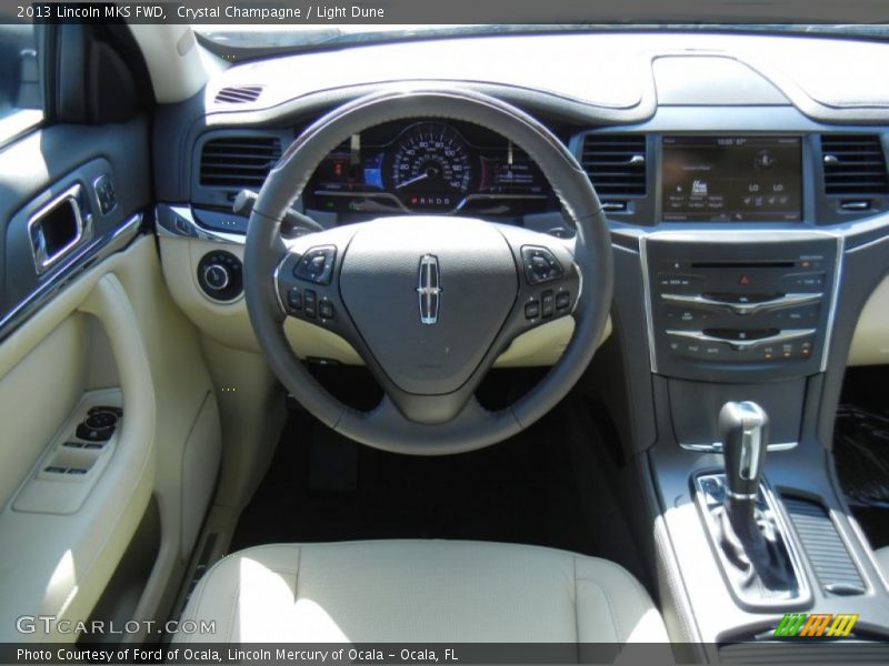 Dashboard of 2013 MKS FWD