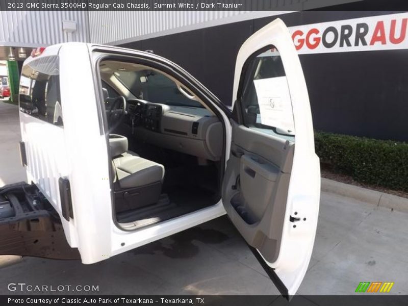 Summit White / Dark Titanium 2013 GMC Sierra 3500HD Regular Cab Chassis