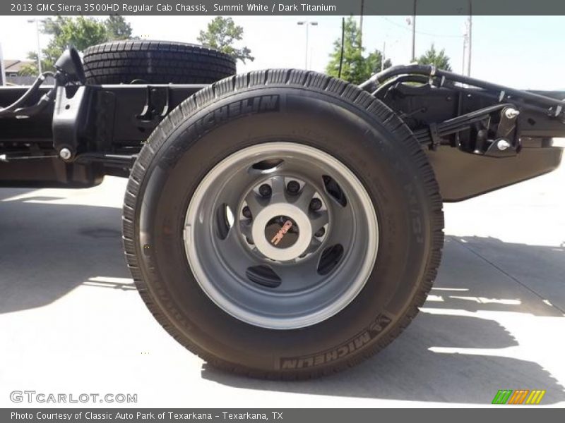 Summit White / Dark Titanium 2013 GMC Sierra 3500HD Regular Cab Chassis