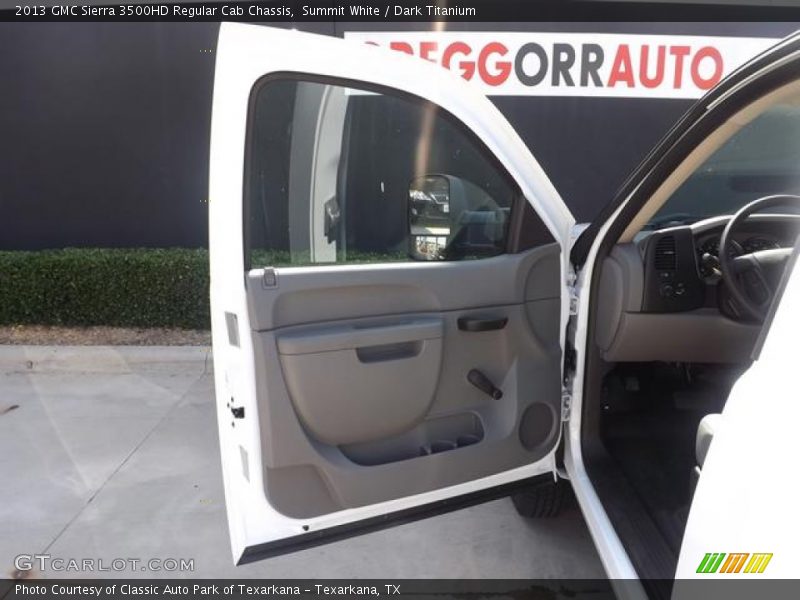 Summit White / Dark Titanium 2013 GMC Sierra 3500HD Regular Cab Chassis
