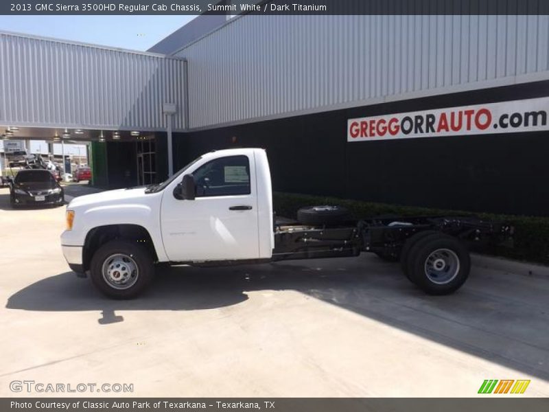 Summit White / Dark Titanium 2013 GMC Sierra 3500HD Regular Cab Chassis