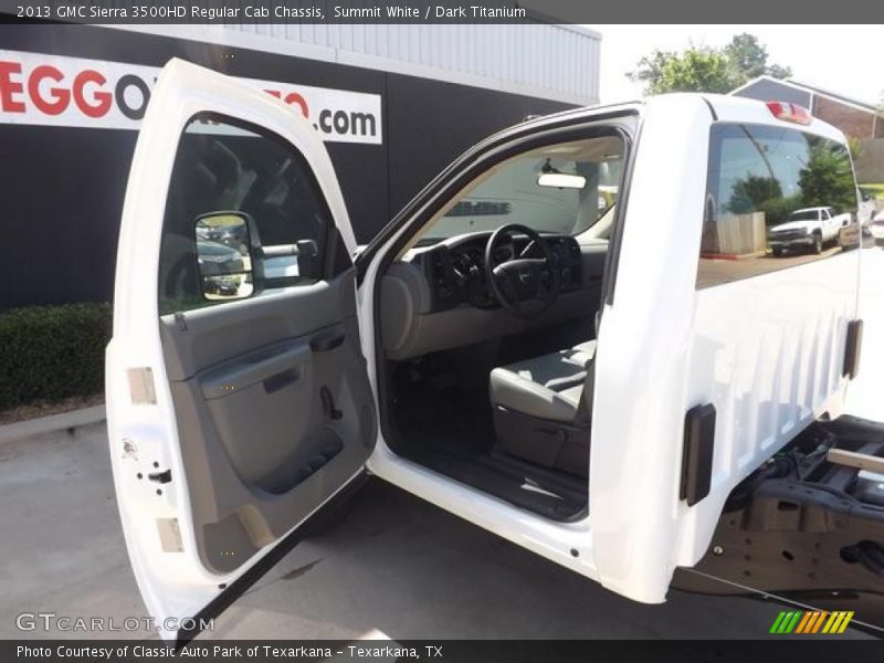 Summit White / Dark Titanium 2013 GMC Sierra 3500HD Regular Cab Chassis
