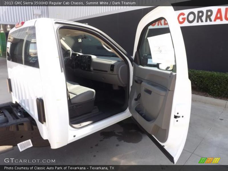 Summit White / Dark Titanium 2013 GMC Sierra 3500HD Regular Cab Chassis