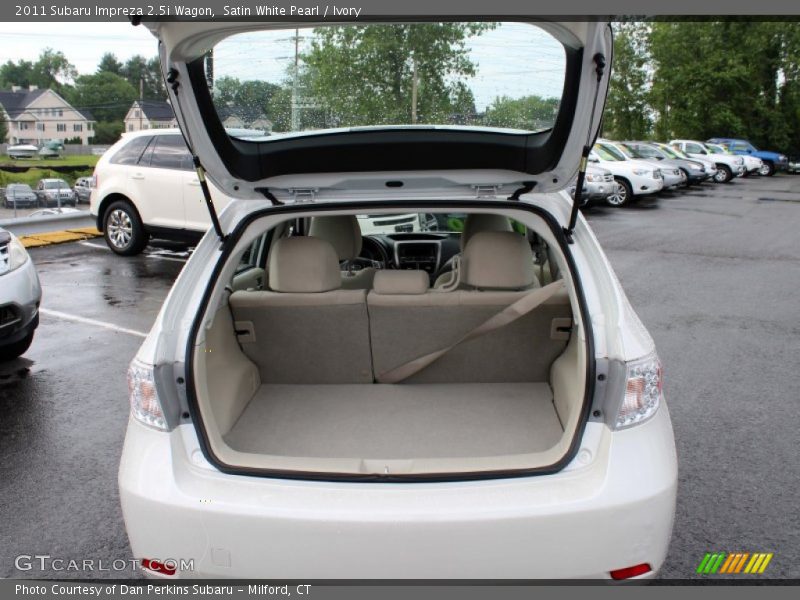  2011 Impreza 2.5i Wagon Trunk