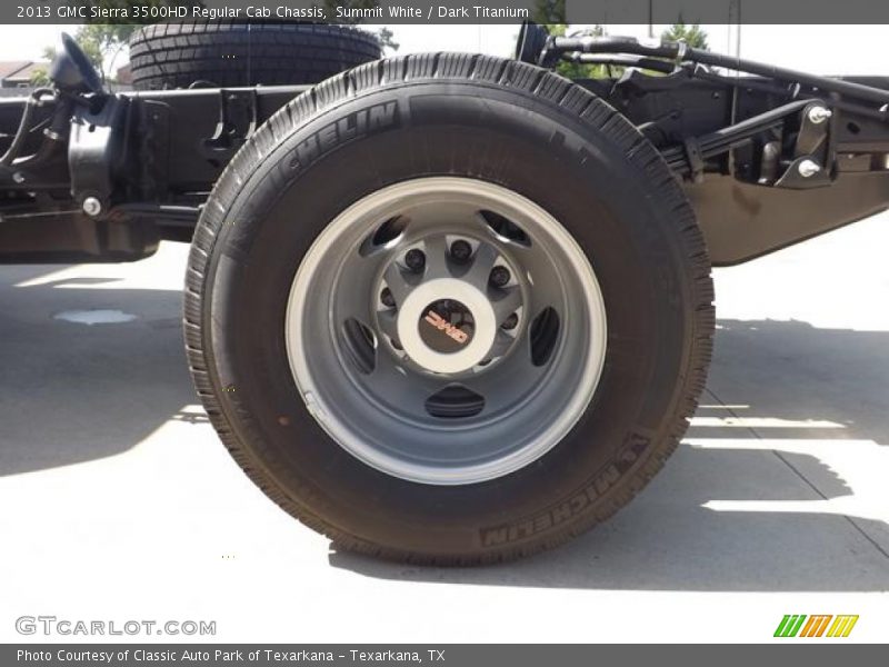 Summit White / Dark Titanium 2013 GMC Sierra 3500HD Regular Cab Chassis