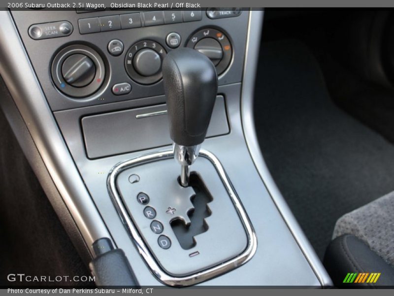 Obsidian Black Pearl / Off Black 2006 Subaru Outback 2.5i Wagon