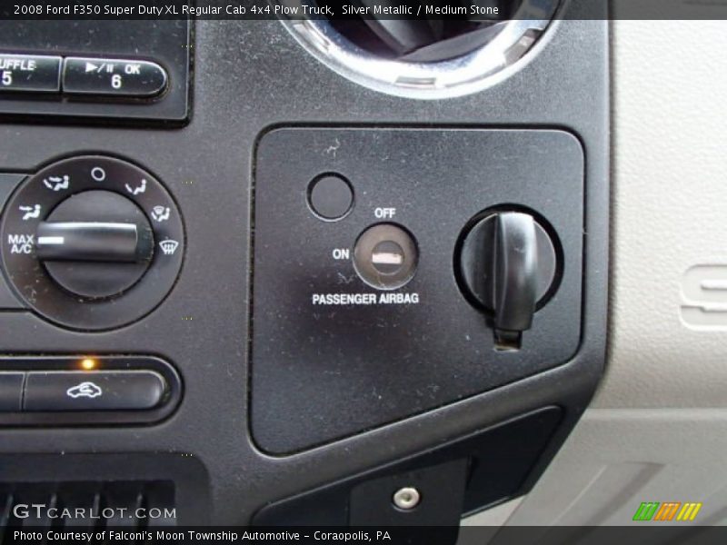 Controls of 2008 F350 Super Duty XL Regular Cab 4x4 Plow Truck