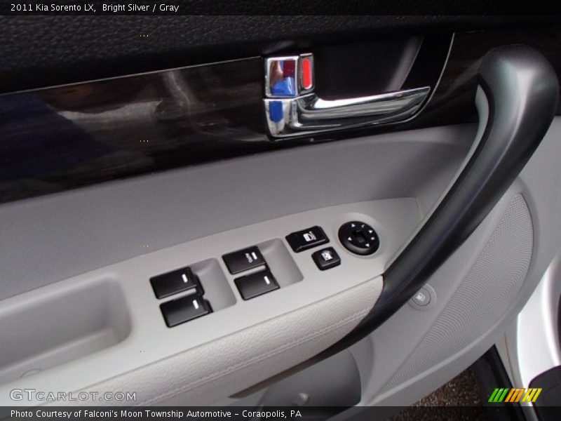 Bright Silver / Gray 2011 Kia Sorento LX