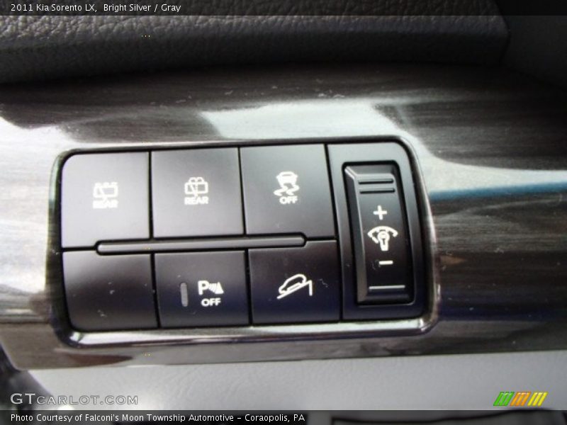 Bright Silver / Gray 2011 Kia Sorento LX