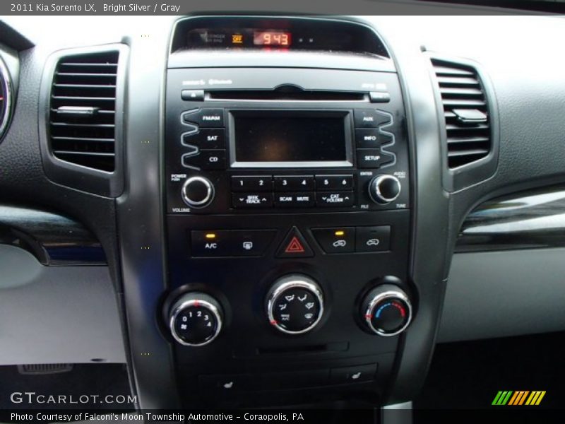 Bright Silver / Gray 2011 Kia Sorento LX