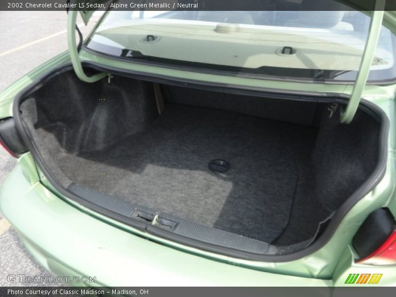 Alpine Green Metallic / Neutral 2002 Chevrolet Cavalier LS Sedan